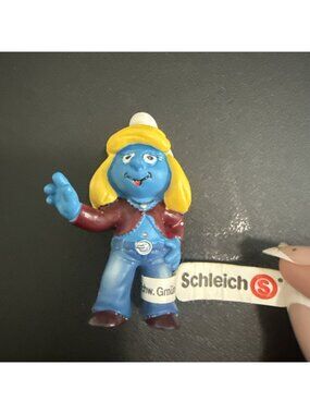 Vintage 2003 Schleich Smurfs Trendy Smurfette PVC Figure 20524